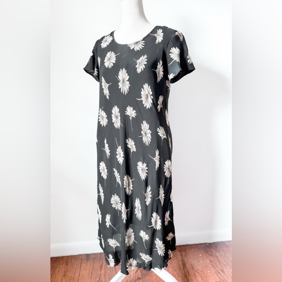 Vintage Floral Black and White Dress - Picture 2 of 6